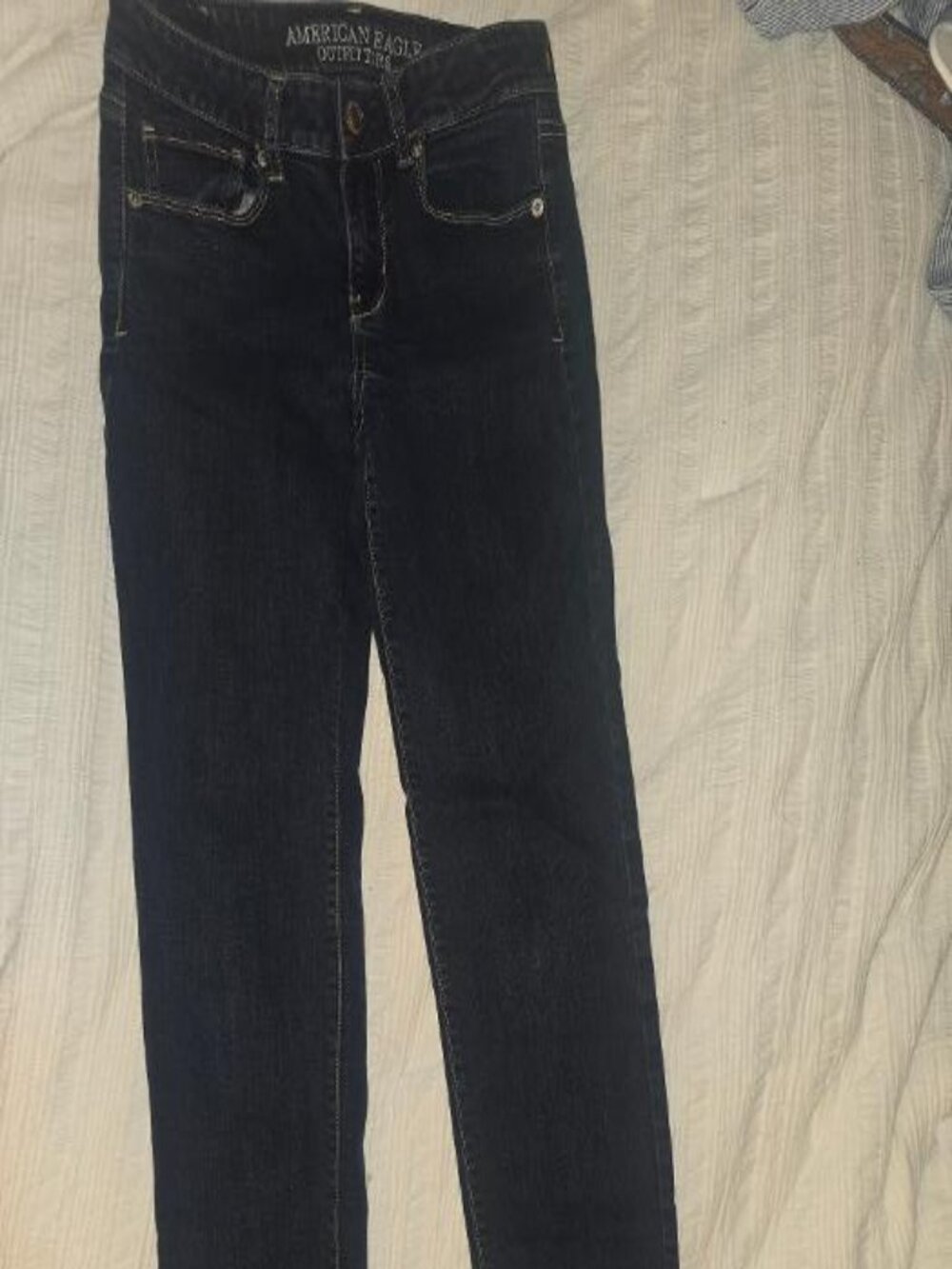 American Eagle blue jeans